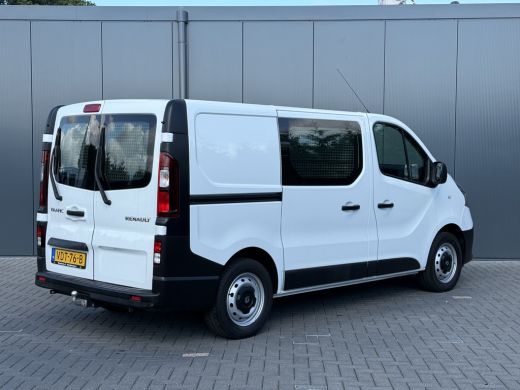 Renault Trafic 2.0 dCi 120 PK / L1H1 / 20.550 KM !!! / 2x SCHUIFDEUR / TREKHAAK / AIRCO / CRUISE / NAVI / LED ActivLease financial lease