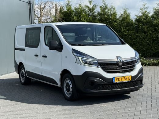 Renault Trafic 2.0 dCi 120 PK / L1H1 / 20.550 KM !!! / 2x SCHUIFDEUR / TREKHAAK / AIRCO / CRUISE / NAVI / LED ActivLease financial lease