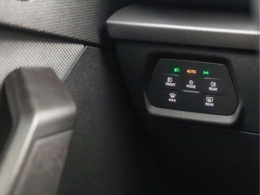 Seat Leon 1.0 TSI Style Launch Edition (VIRTUAL COCKPIT, 1e EIGENAAR, APPLE CARPLAY, GROOT NAVI, CLIMATE, C... ActivLease financial lease