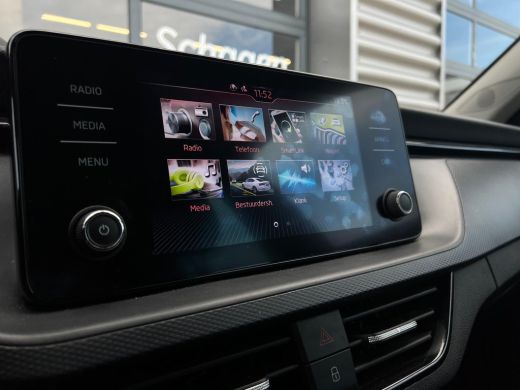 Skoda Kamiq 1.0 TSI 110 pk Ambition 7-DSG | Apple Carplay/Android Auto|telefoonintegratie premium | Buitenspi... ActivLease financial lease