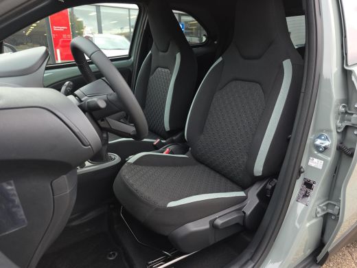 Toyota Aygo 1.0 VVT-i MT Pulse | Nieuwe auto | Direct uit voorraad leverbaar | ActivLease financial lease