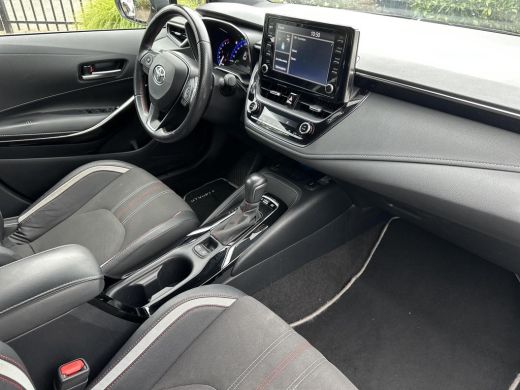 Toyota Corolla Touring Sports 1.8 Hybrid GR-Sport | Carplay | Parkeersensoren | Stoelverwarming | Sportstoelen | ActivLease financial lease