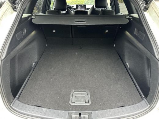 Toyota Corolla Touring Sports 1.8 Hybrid GR-Sport | Carplay | Parkeersensoren | Stoelverwarming | Sportstoelen | ActivLease financial lease