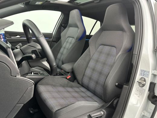 Volkswagen Golf 1.4 eHybrid GTE | Panoramadak | IQ | Sfeerverlichting |  LED Pakket | Head up | ActivLease financial lease
