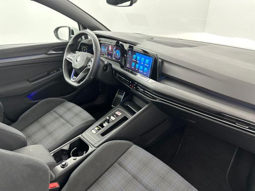 Volkswagen Golf 1.4 eHybrid GTE | Panoramadak | IQ | Sfeerverlichting |  LED Pakket | Head up | ActivLease financial lease