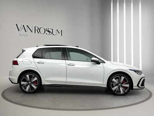 Volkswagen Golf 1.4 eHybrid GTE | Panoramadak | IQ | Sfeerverlichting |  LED Pakket | Head up | ActivLease financial lease