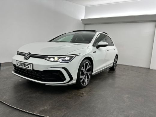 Volkswagen Golf 1.5 eTSI R-Line Pano ACC IQ Camera Sfeer ActivLease financial lease