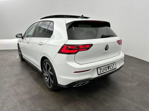 Volkswagen Golf 1.5 eTSI R-Line Pano ACC IQ Camera Sfeer ActivLease financial lease