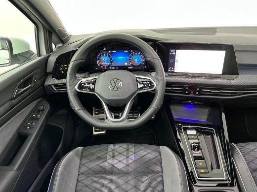 Volkswagen Golf 1.5 eTSI R-Line Pano ACC IQ Camera Sfeer ActivLease financial lease