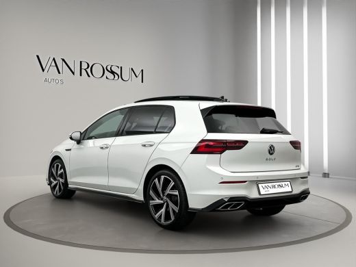 Volkswagen Golf 1.5 eTSI R-Line Pano ACC IQ Camera Sfeer ActivLease financial lease