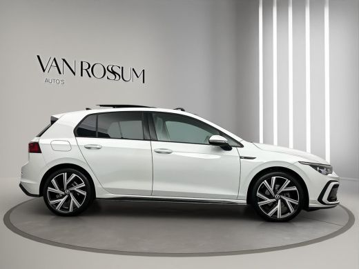 Volkswagen Golf 1.5 eTSI R-Line Pano ACC IQ Camera Sfeer ActivLease financial lease