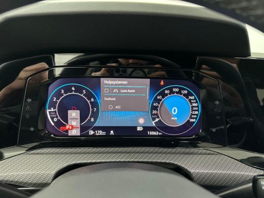Volkswagen Golf 1.5 eTSI R-Line Pano ACC Lane Sfeer ActivLease financial lease