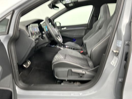 Volkswagen Golf 1.5 eTSI R-Line Pano ACC Lane Sfeer ActivLease financial lease