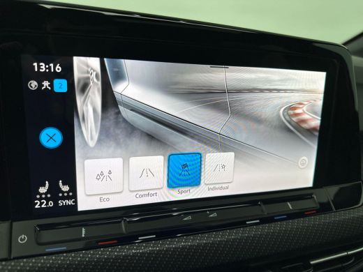 Volkswagen Golf 1.5 eTSI R-Line Pano ACC Lane Sfeer ActivLease financial lease