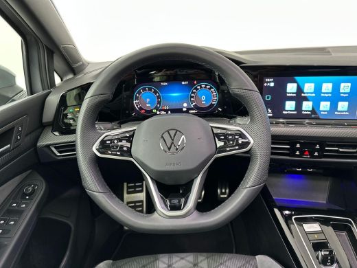 Volkswagen Golf 1.5 eTSI R-Line Pano ACC Lane Sfeer ActivLease financial lease