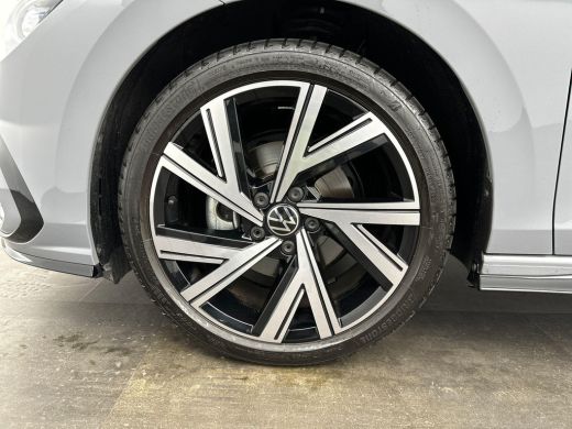 Volkswagen Golf 1.5 eTSI R-Line Pano ACC Lane Sfeer ActivLease financial lease