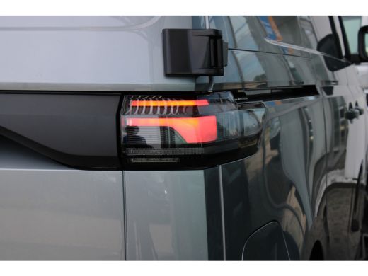Volkswagen ID. Buzz Cargo Cargo Anniversary Edition 4MOTION | 79 kWh | 340 pk | Dubbele Schuifdeur | Trekhaak | Adaptive Cr... ActivLease financial lease