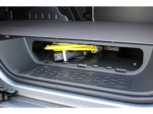 Volkswagen ID. Buzz Cargo Cargo Anniversary Edition 4MOTION | 79 kWh | 340 pk | Dubbele Schuifdeur | Trekhaak | Adaptive Cr... ActivLease financial lease