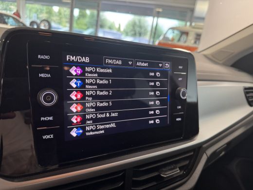Volkswagen T-Roc 1.0 TSI Life Edition 115PK | Keyless | Led | achteruitrijcamera ActivLease financial lease