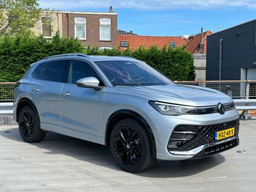 Volkswagen Tiguan 1.5 eHybrid 272pk R-Line Edition | Schuif-kanteldak | Easy open | Winter pakket plus | IQ Light k... ActivLease financial lease