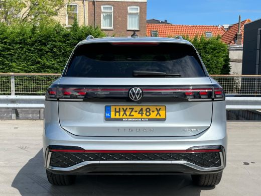 Volkswagen Tiguan 1.5 eHybrid 272pk R-Line Edition | Schuif-kanteldak | Easy open | Winter pakket plus | IQ Light k... ActivLease financial lease