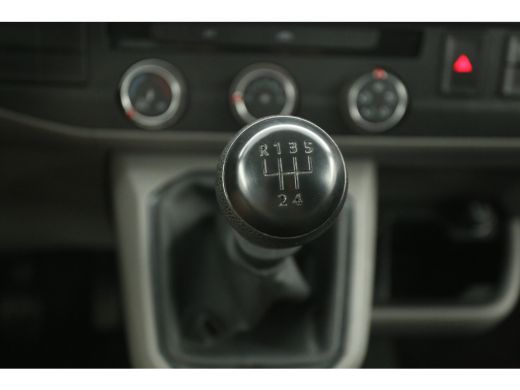 Volkswagen Transporter 2.0 TDI L1H1 140PK Airco Cruise Carplay PDC 3 Persoons Elektrpakket ActivLease financial lease