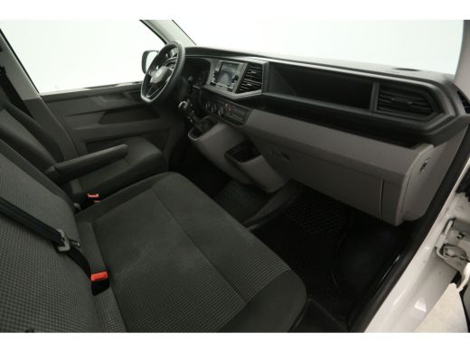 Volkswagen Transporter 2.0 TDI L1H1 140PK Airco Cruise Carplay PDC 3 Persoons Elektrpakket ActivLease financial lease