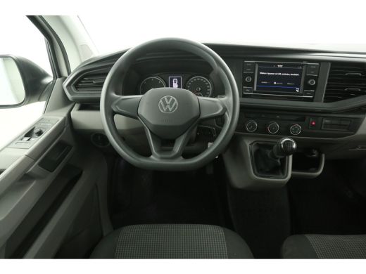 Volkswagen Transporter 2.0 TDI L1H1 140PK Airco Cruise Carplay PDC 3 Persoons Elektrpakket ActivLease financial lease