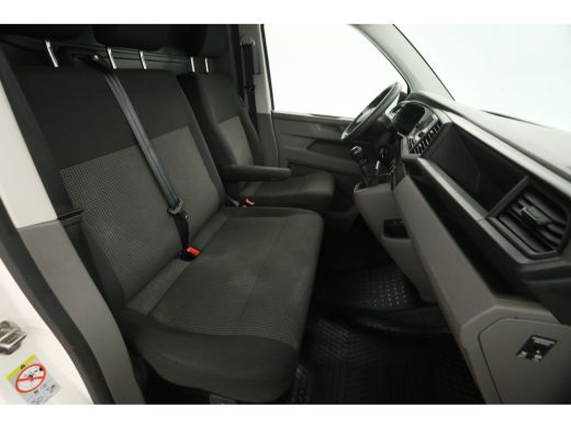 Volkswagen Transporter 2.0 TDI L1H1 140PK Airco Cruise Carplay PDC 3 Persoons Elektrpakket ActivLease financial lease