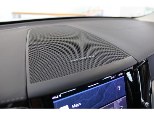 Volvo  XC60 T6 350PK Ultimate Dark | 360° | Trekhaak | 20'' | Stoel&Stuur Verw. | Panoramadak ActivLease financial lease