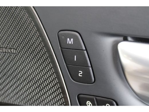 Volvo  XC60 T6 350PK Ultimate Dark | 360° | Trekhaak | 20'' | Stoel&Stuur Verw. | Panoramadak ActivLease financial lease