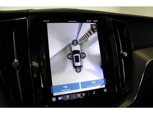 Volvo  XC60 T6 350PK Ultimate Dark | 360° | Trekhaak | 20'' | Stoel&Stuur Verw. | Panoramadak ActivLease financial lease