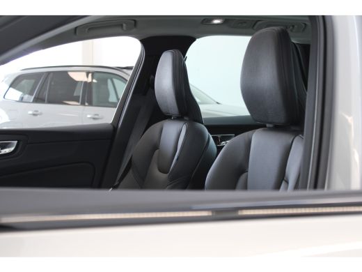 Volvo  XC60 T6 350PK Ultimate Dark | 360° | Trekhaak | 20'' | Stoel&Stuur Verw. | Panoramadak ActivLease financial lease