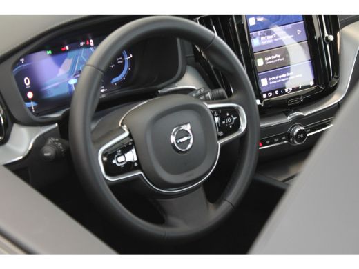 Volvo  XC60 T6 350PK Ultimate Dark | 360° | Trekhaak | 20'' | Stoel&Stuur Verw. | Panoramadak ActivLease financial lease