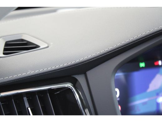 Volvo  XC60 T6 350PK Ultimate Dark | 360° | Trekhaak | 20'' | Stoel&Stuur Verw. | Panoramadak ActivLease financial lease