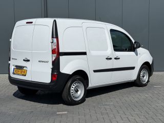 Renault Kangoo 1.5 Blue dCi 80 / RUIKT NOG NIEUW !! / 1e EIG. / !! 3.582 KM !! / 6-BAK / AIRCO / PDC / NETTE BUS