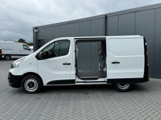 Renault Trafic 1.6 dCi 126 PK / L1H1 / 1e EIG. / 2x SCHUIFDEUR / TREKHAAK / AIRCO / CRUISE / NAVI