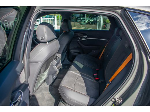 Audi e-tron 55 quattro S edition 95 kWh -Luchtvering-21"-Keyless-Gele gordels/stiksels- ActivLease financial lease
