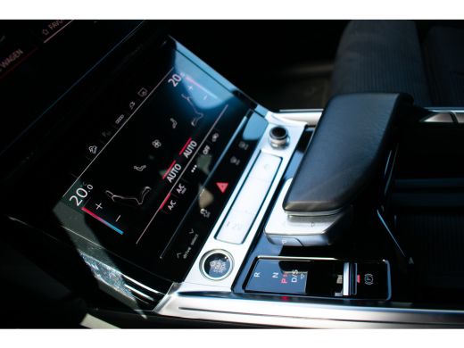 Audi e-tron 55 quattro S edition 95 kWh -Luchtvering-21"-Keyless-Gele gordels/stiksels- ActivLease financial lease