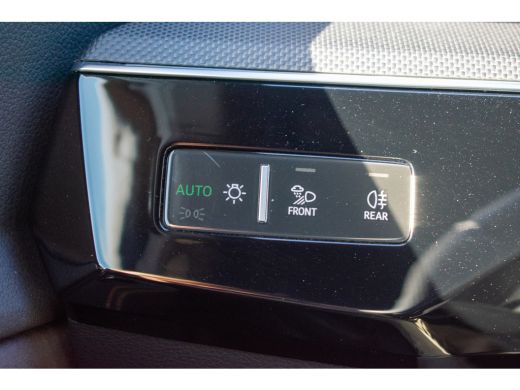 Audi e-tron 55 quattro S edition 95 kWh -Luchtvering-21"-Keyless-Gele gordels/stiksels- ActivLease financial lease