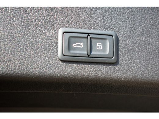 Audi e-tron 55 quattro S edition 95 kWh -Luchtvering-21"-Keyless-Gele gordels/stiksels- ActivLease financial lease