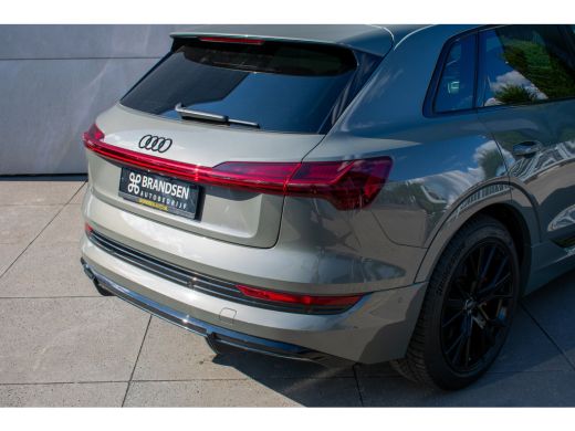 Audi e-tron 55 quattro S edition 95 kWh -Luchtvering-21"-Keyless-Gele gordels/stiksels- ActivLease financial lease