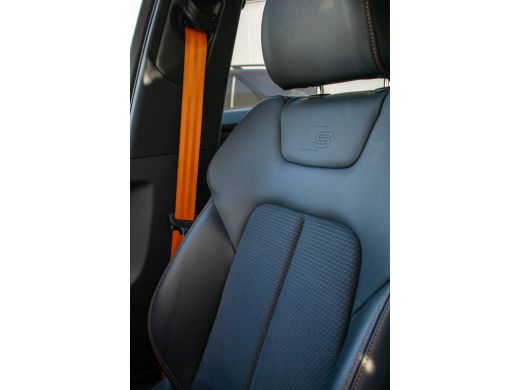 Audi e-tron 55 quattro S edition 95 kWh -Luchtvering-21"-Keyless-Gele gordels/stiksels- ActivLease financial lease