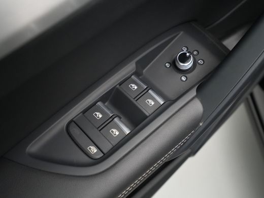 Audi Q5 Sportback 50 TFSI e 300 pk S edition Adap. cruise, S-line, Navi, Stoelen electr. verst. 48 ActivLease financial lease