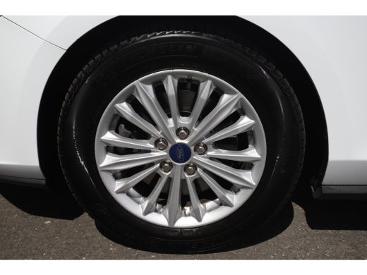 Ford Focus 1.5 tdci 120pk EcoBlue/Titanium/Automaat/Carplay/led/1:25 ActivLease financial lease