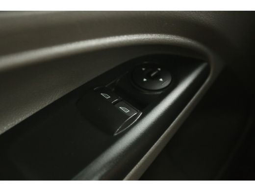 Ford Transit Connect 1.5 EcoBlue L2H1 Airco Camera Parkeersensoren 3 Persoons Elektrpakket ActivLease financial lease