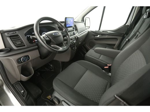 Ford Transit Custom 300 2.0 TDCI L2H1 Striping Airco Carplay Cruise Navigatie PDC 18"LMV 3 Persoons Trekhaak ActivLease financial lease