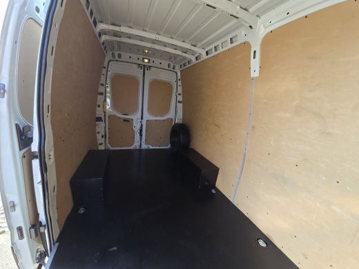 Iveco Daily 35S14V 2.3 352L H2 - 140 Pk - Euro 6 - Airco - Cruise Control ActivLease financial lease