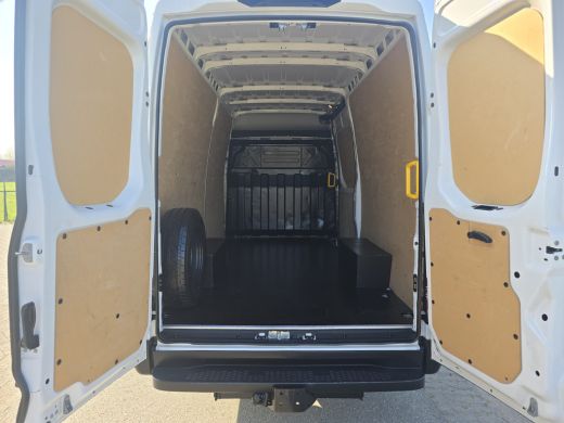 Iveco Daily 35S14V 2.3 352L H2 - 140 Pk - Euro 6 - Airco - Cruise Control ActivLease financial lease