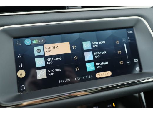 Land Rover Range Rover Evoque 1.5 P300e AWD R-Dynamic SE | Panoramadak | Lederen bekleding | Elektr Stoel + Mem | Camera | Stoe... ActivLease financial lease